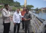 Wako Padang Tinjau Pengerukan Sungai Batang Arau