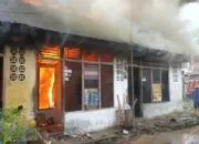 Kebakaran Hanguskan Empat Rumah Kontrakan di Alang Laweh